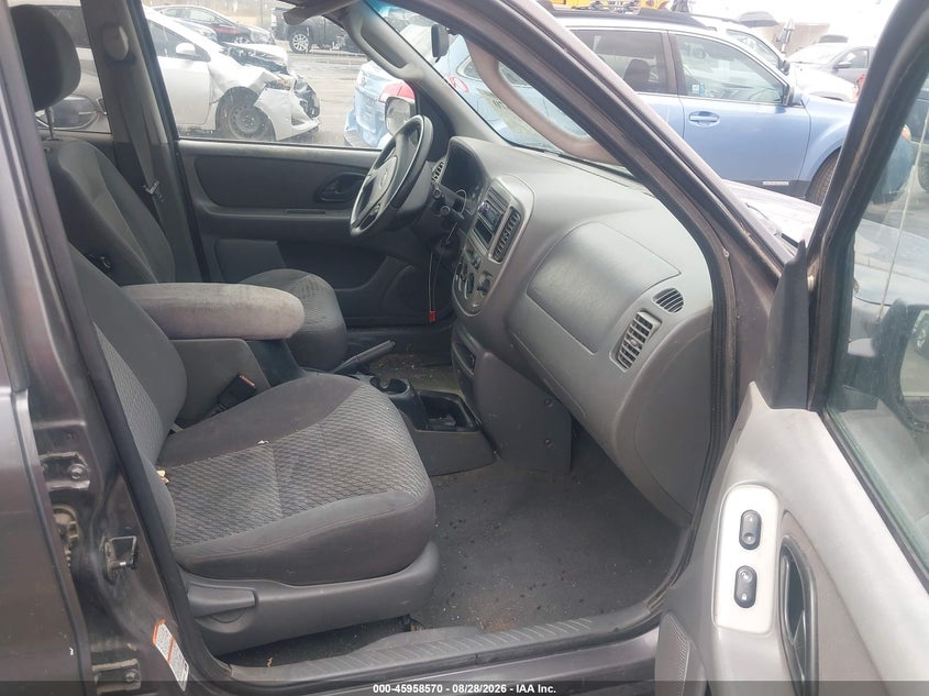 2003 FORD ESCAPE auction photo 5