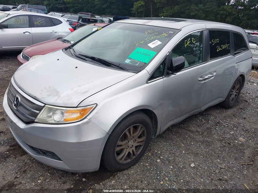 2011 Honda Odyssey, Front & Rear, IAAI, VIN 5FNRL5H65BB013089 — photo 2