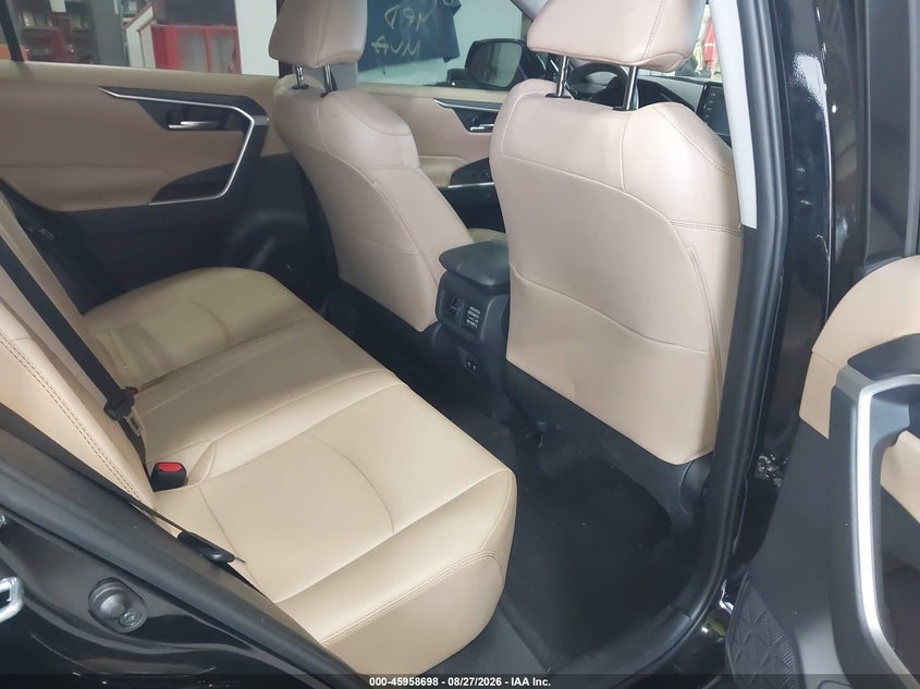 2019 TOYOTA RAV4 auction photo 8