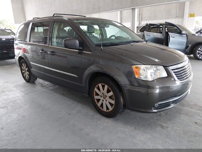 2016 CHRYSLER TOWN & COUNTRY auction photo 1
