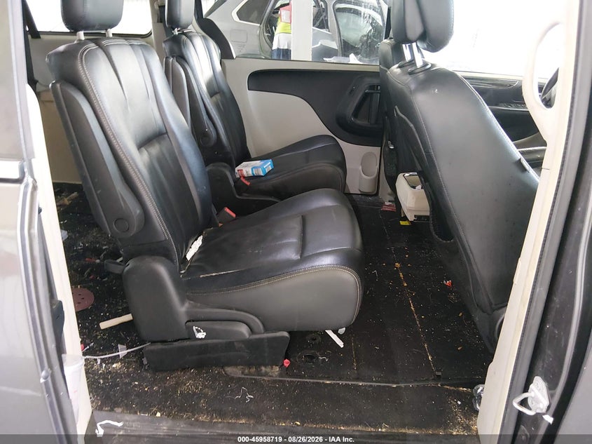 2016 CHRYSLER TOWN & COUNTRY auction photo 8