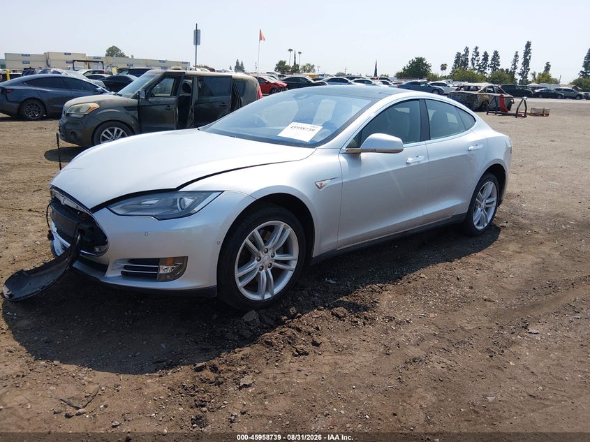 2015 Tesla Model S, Удар спереди, IAAI, VIN 5YJSA1H17FF085423 — фото 2