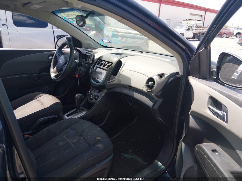 2015 CHEVROLET SONIC auction photo 5
