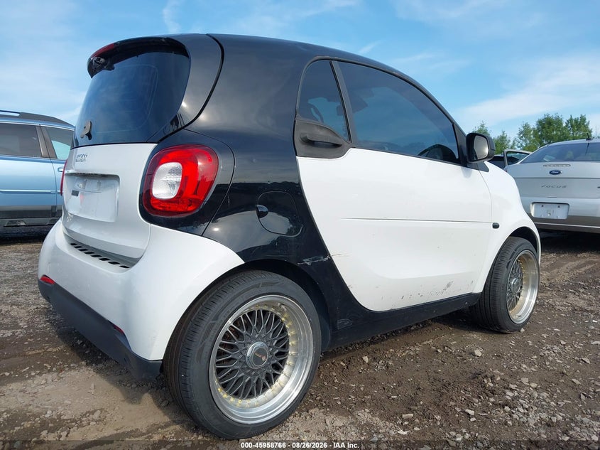 2016 SMART FORTWO auction photo 4