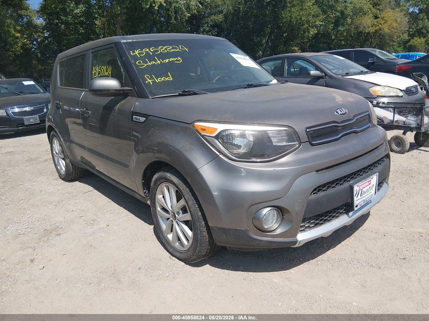 Vin: kndjp3a5xj7527063, lot: 46458043, kia soul + 2018 img_1