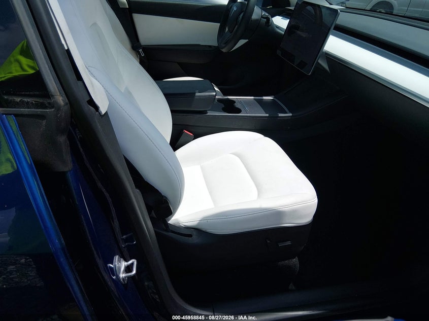 TESLA MODEL Y 2022 VIN 7SAYGDEFXNF377028