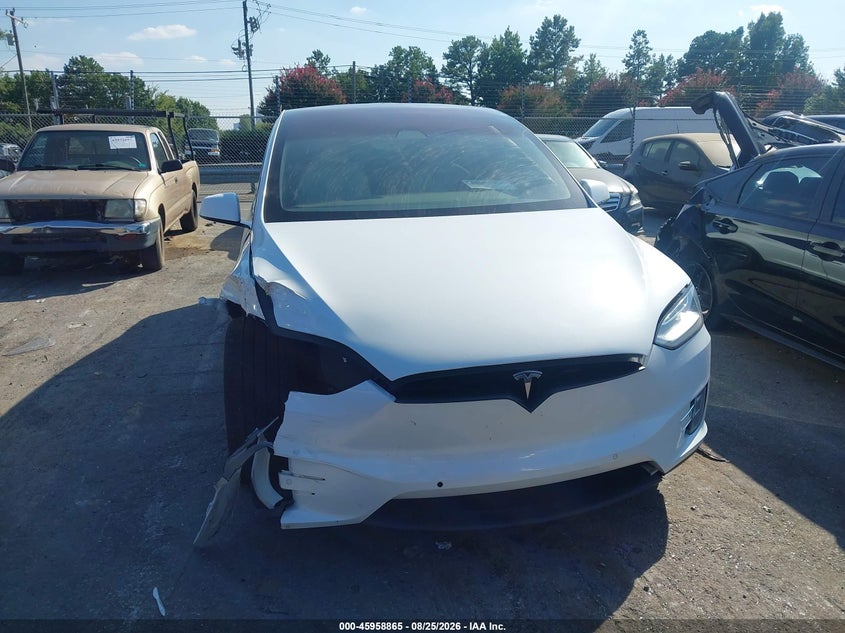 2018 TESLA MODEL X · Фото 12