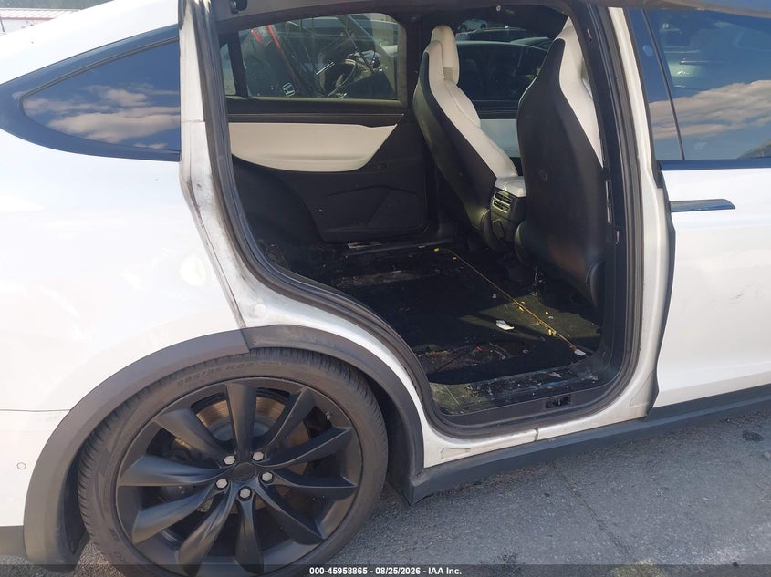 2018 TESLA MODEL X · Фото 8