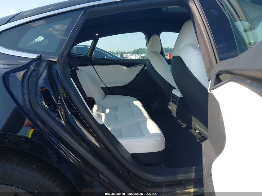 2020 TESLA MODEL S auction photo 8