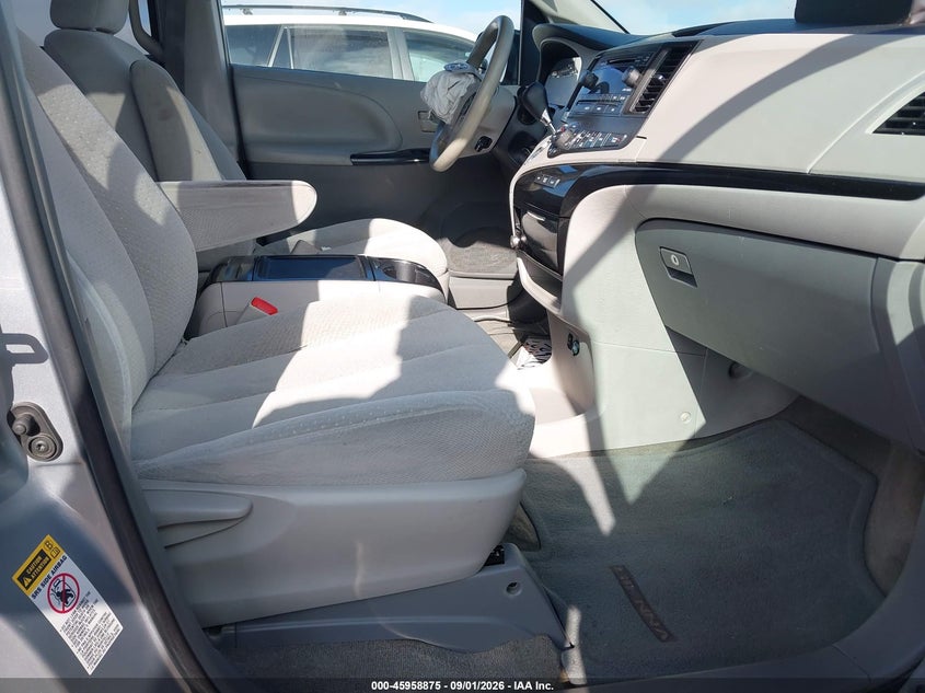 2014 TOYOTA SIENNA VAN 3.5L V-6 DOHC, VVT, REGULAR , 266HP