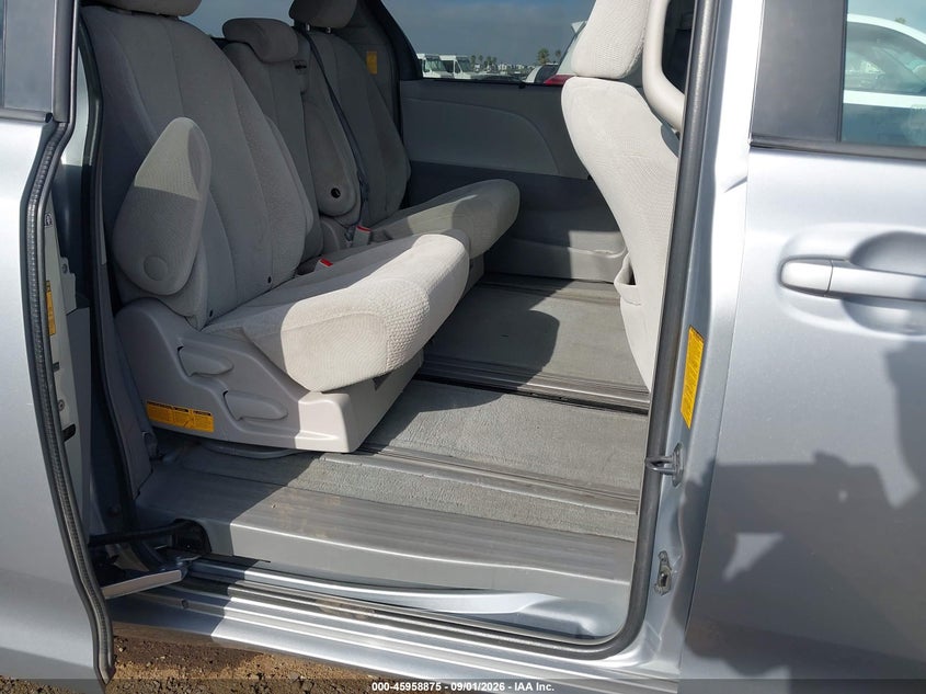2014 TOYOTA SIENNA VAN 3.5L V-6 DOHC, VVT, REGULAR , 266HP