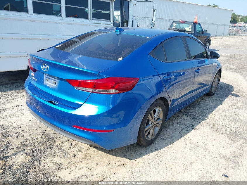 2017 HYUNDAI ELANTRA auction photo 4
