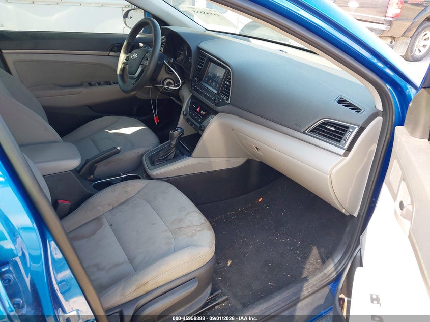 2017 HYUNDAI ELANTRA auction photo 5