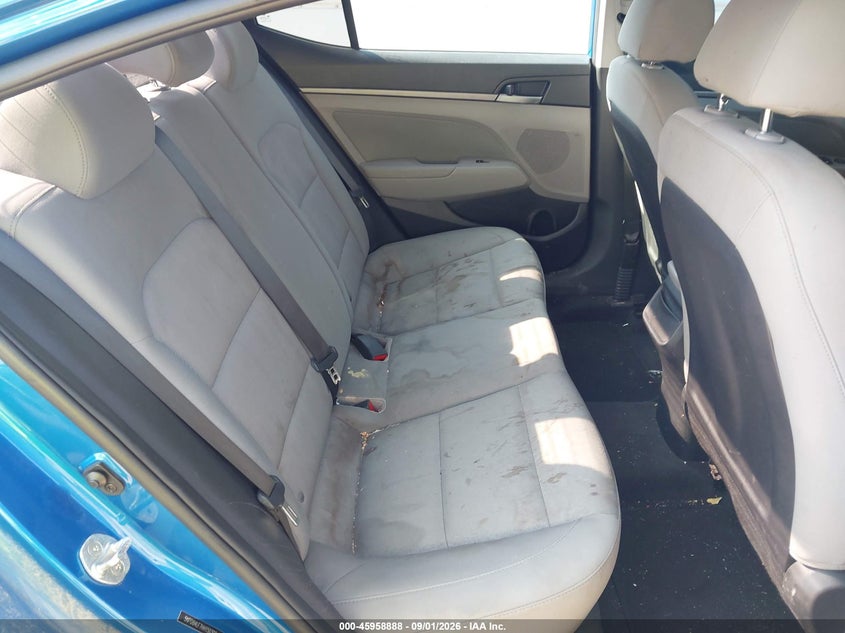 2017 HYUNDAI ELANTRA auction photo 8