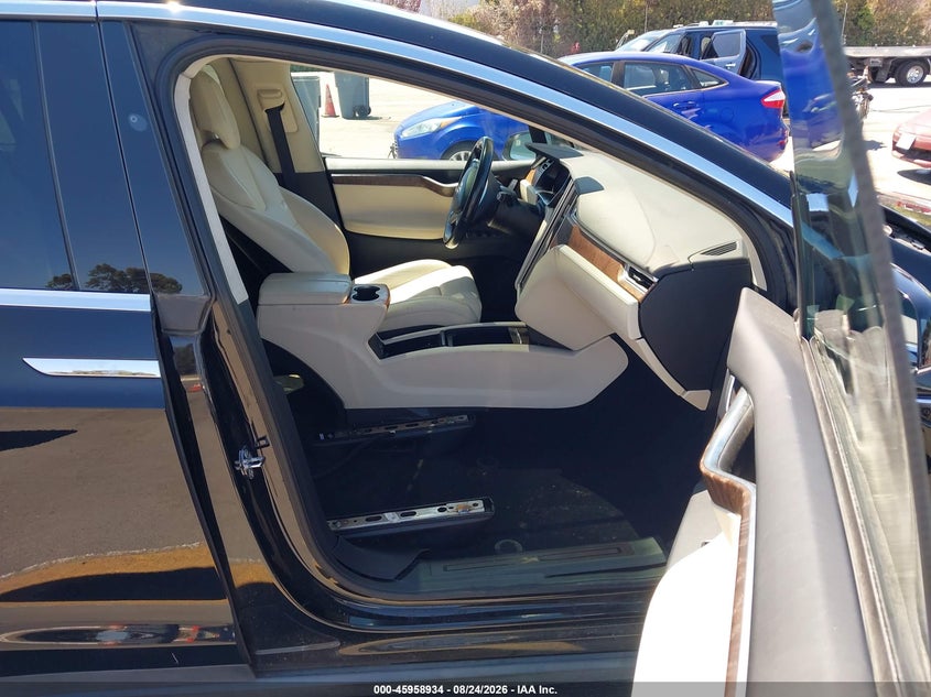 TESLA MODEL X 2017 VIN 5YJXCBE25HF078461