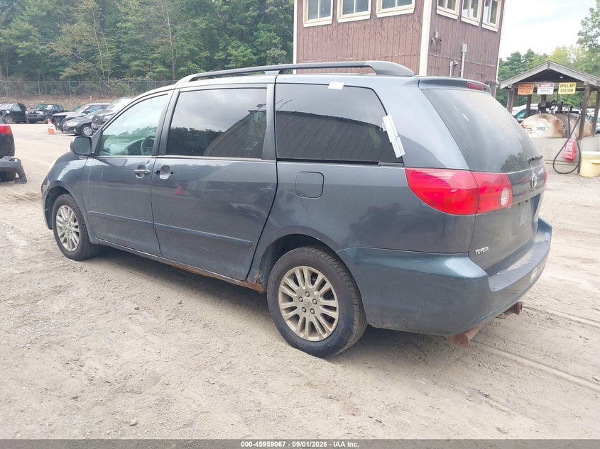 2010 TOYOTA SIENNA auction photo 3