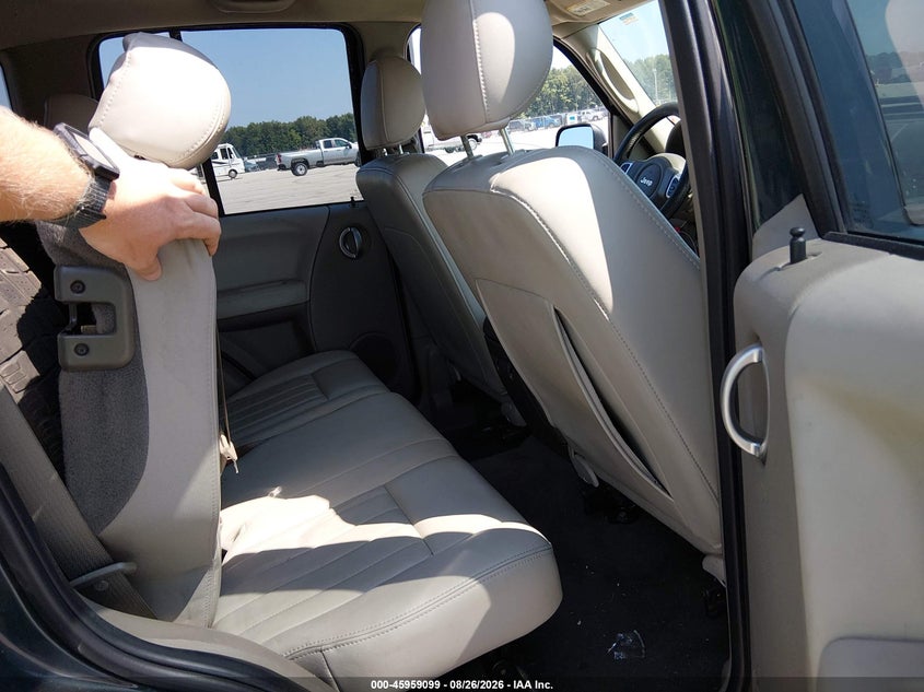 2006 JEEP LIBERTY auction photo 8
