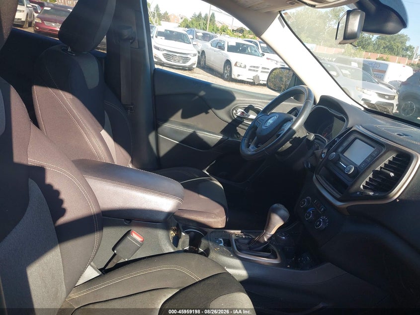 2016 JEEP CHEROKEE auction photo 5