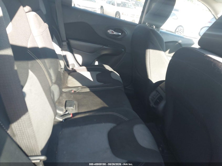 2016 JEEP CHEROKEE auction photo 8