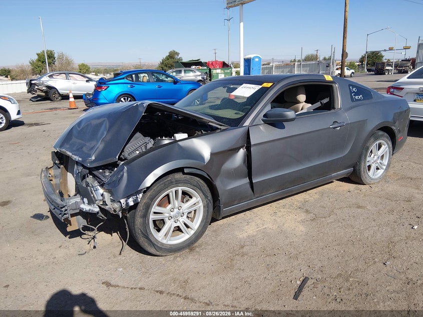 2013 FORD MUSTANG auction photo 2