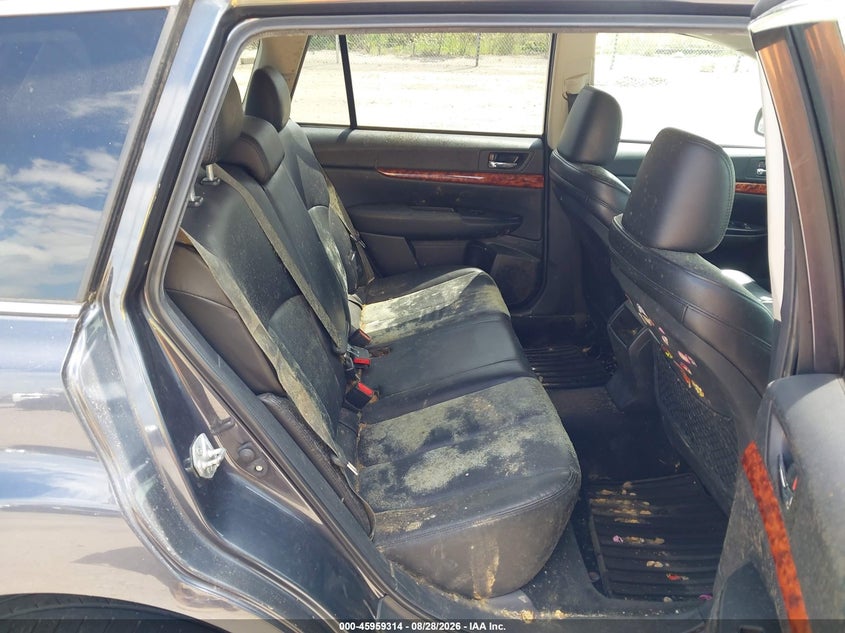 2011 SUBARU OUTBACK auction photo 8