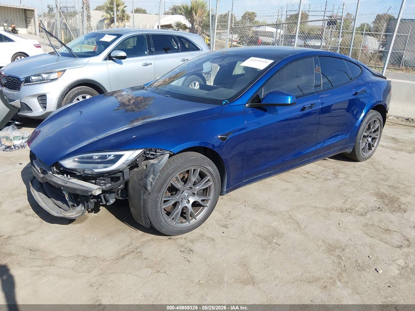 2021 Tesla Model S, Front & Rear, IAAI, VIN 5YJSA1E57MF428431 — photo 2