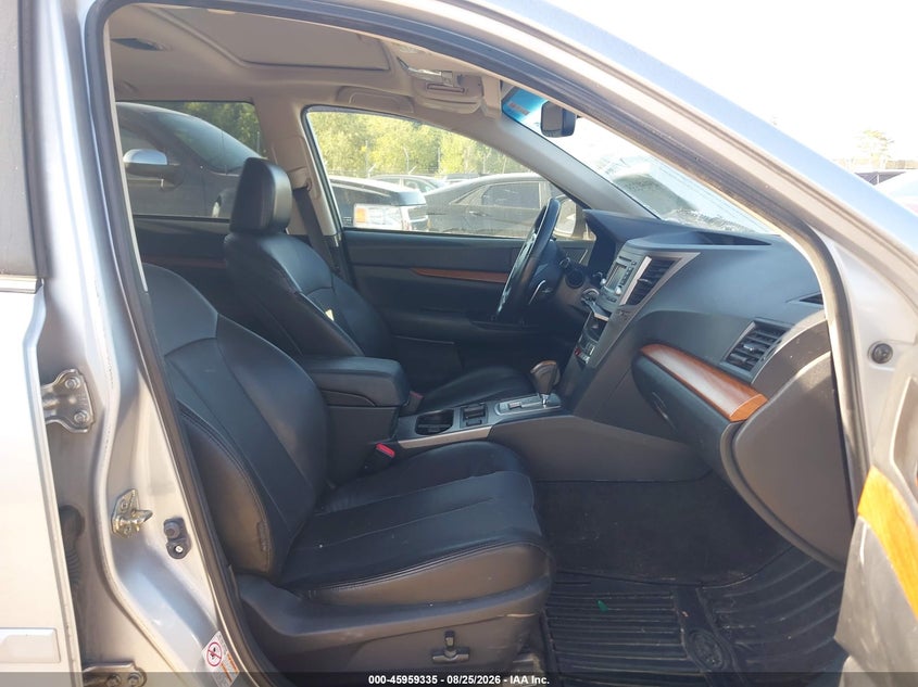 2013 SUBARU OUTBACK auction photo 5