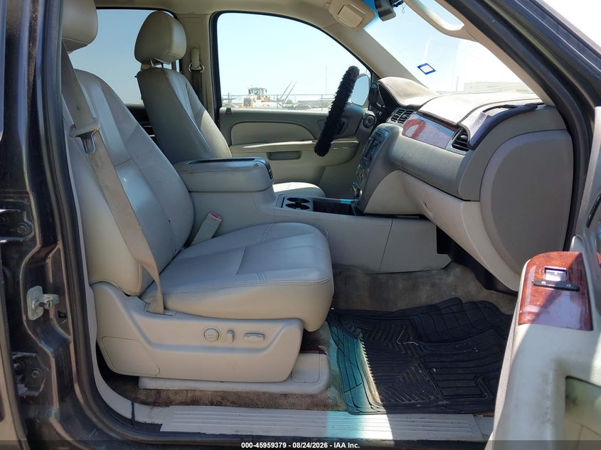 2011 GMC YUKON auction photo 5
