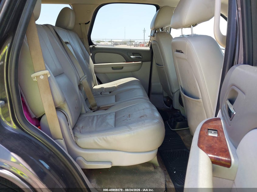 2011 GMC YUKON auction photo 8