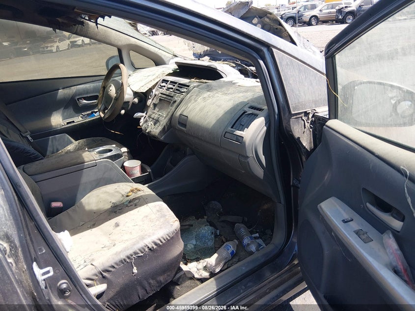 2014 TOYOTA PRIUS V auction photo 5