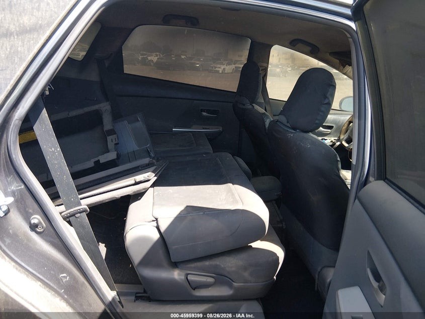 2014 TOYOTA PRIUS V auction photo 8