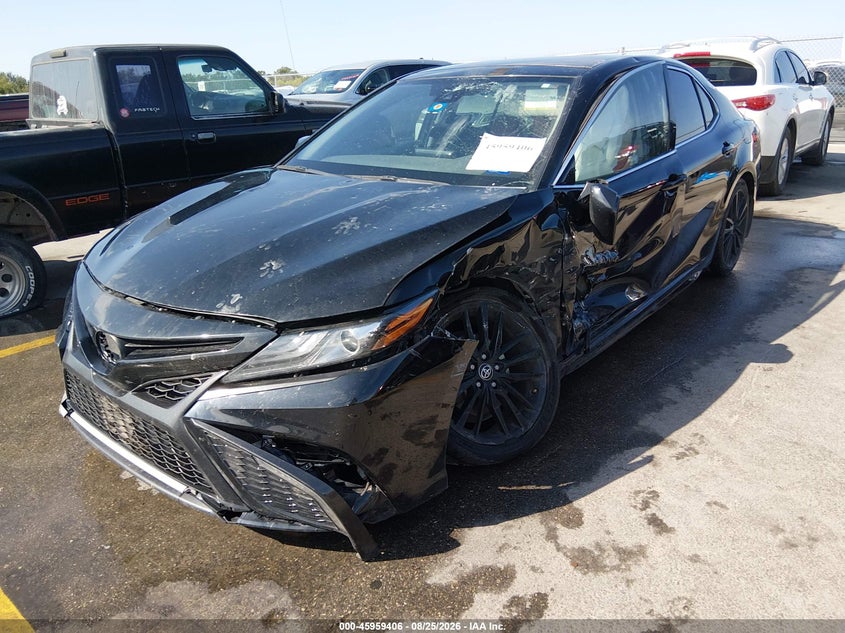 2022 TOYOTA CAMRY auction photo 2