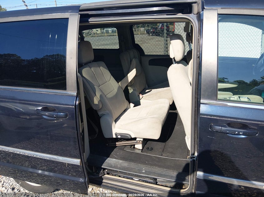 CHRYSLER TOWN & COUNTRY 2011 VIN 2A4RR5DG3BR667021
