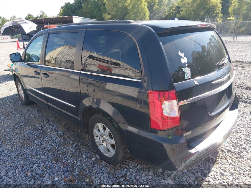 2011 CHRYSLER TOWN & COUNTRY auction photo 3