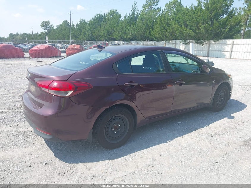 2017 KIA FORTE auction photo 4