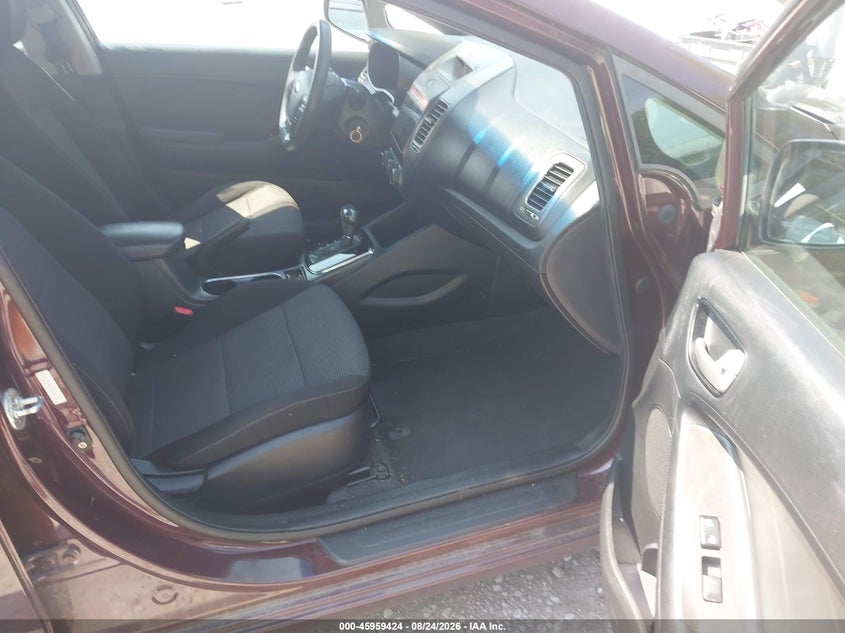 2017 KIA FORTE auction photo 5