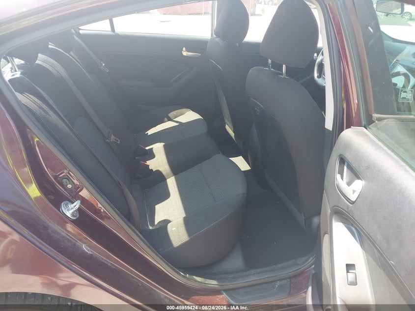 2017 KIA FORTE auction photo 8