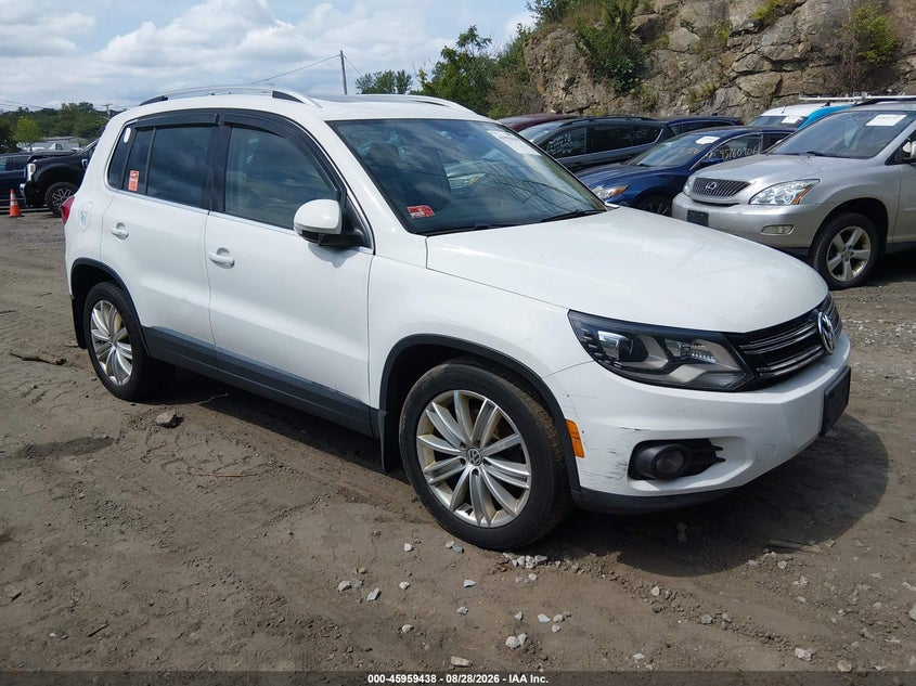2016 VOLKSWAGEN TIGUAN auction photo 1