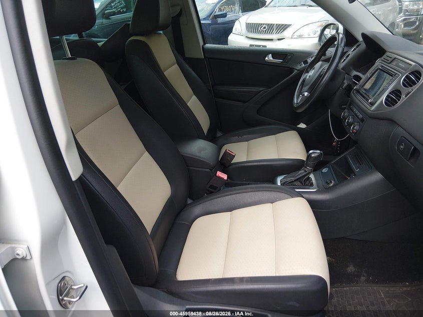 2016 VOLKSWAGEN TIGUAN auction photo 5