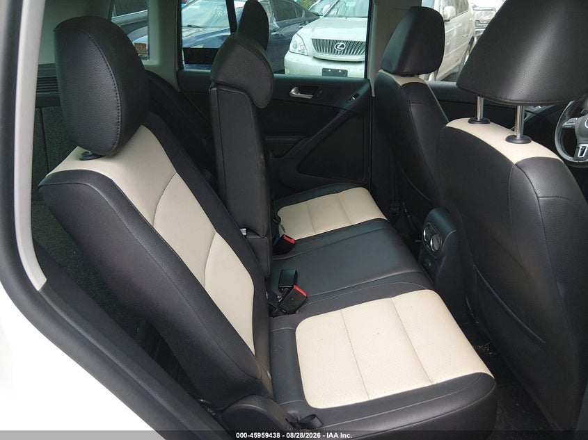 2016 VOLKSWAGEN TIGUAN auction photo 8