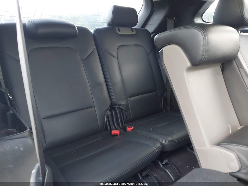 2017 HYUNDAI SANTA FE auction photo 8