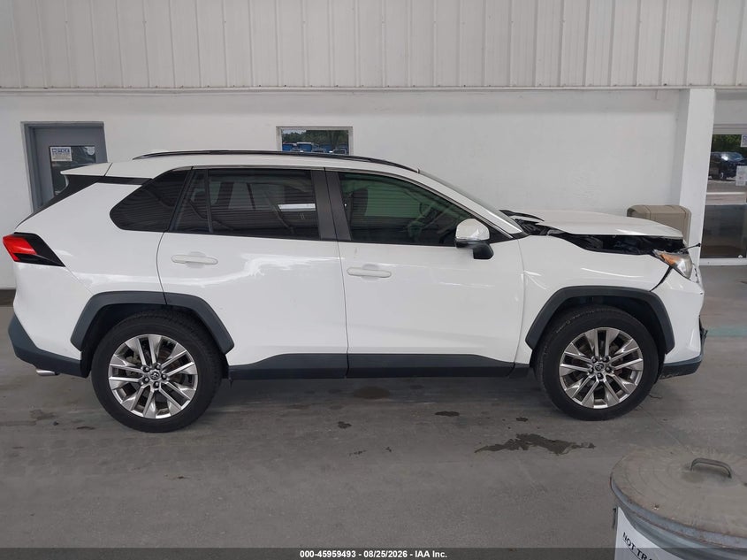 TOYOTA RAV4 - zdjęcie 13