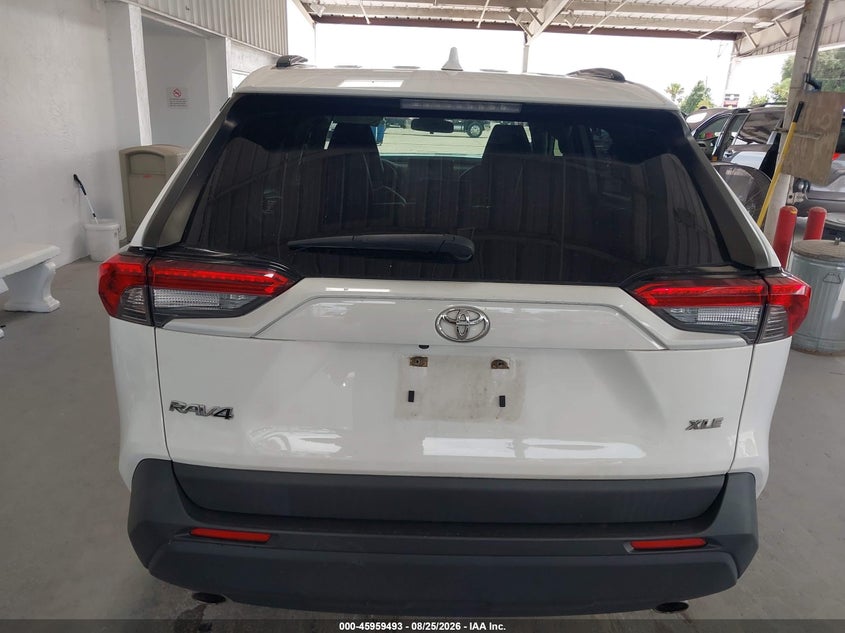 TOYOTA RAV4 - zdjęcie 16