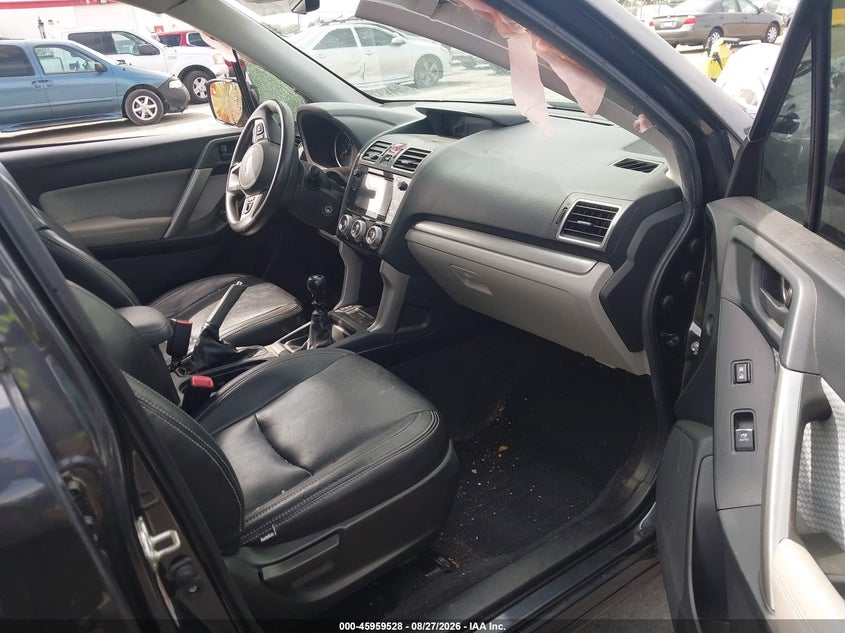 2017 SUBARU FORESTER auction photo 5