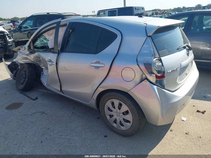 2013 TOYOTA PRIUS C auction photo 3