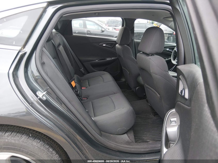 2017 CHEVROLET MALIBU auction photo 8