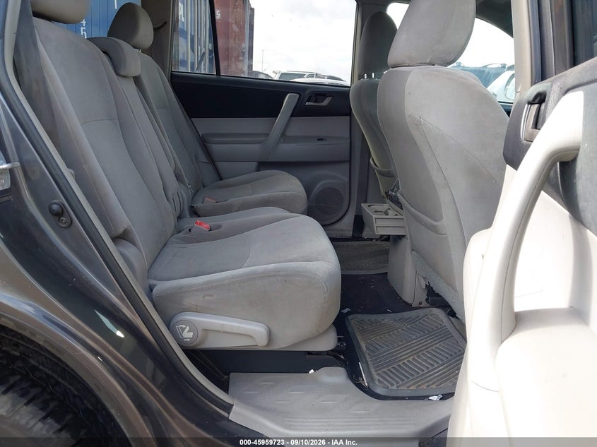 2011 TOYOTA HIGHLANDER auction photo 7