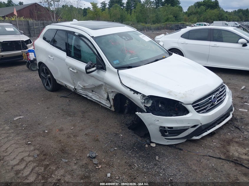 VOLVO XC60 - zdjęcie 1