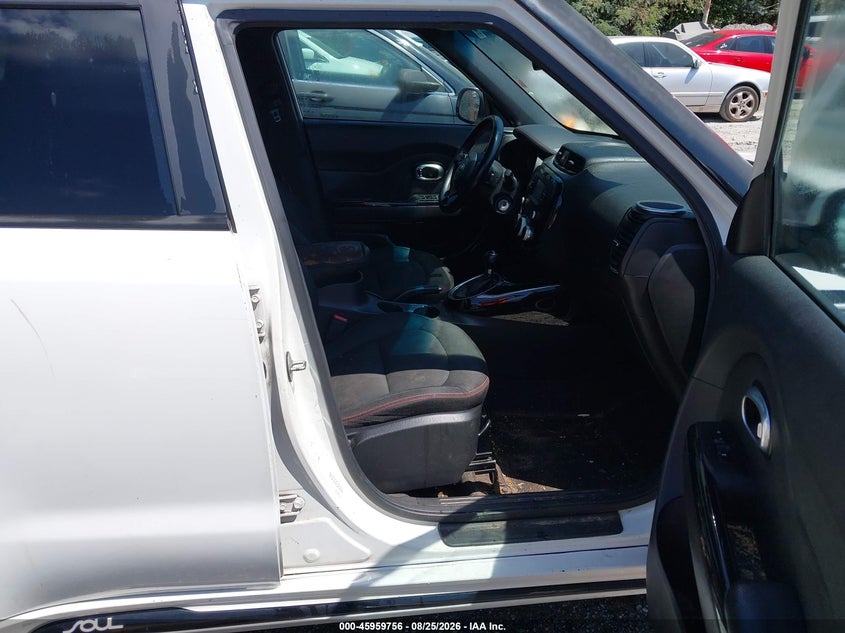 2016 KIA SOUL auction photo 5
