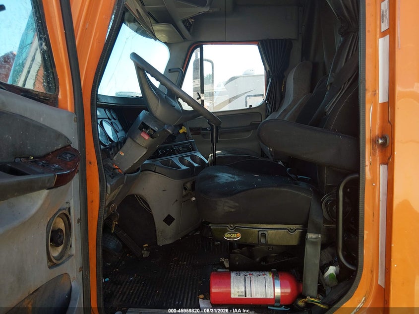 2006 FREIGHTLINER CONVENTIONAL auction photo 8